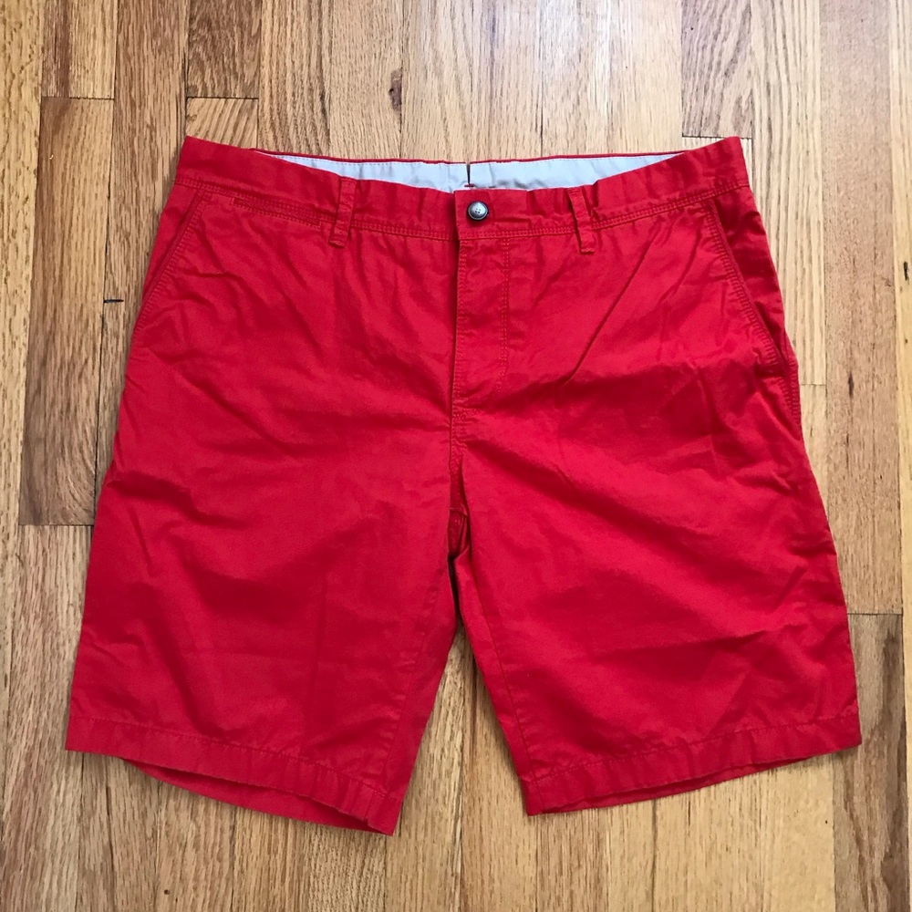 J. Lindeberg Red Chino Golf Shorts 34x10